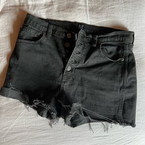 GAP denim shorts in vintage black!